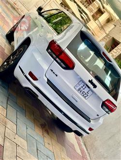 جیپ گراند شیرۆکی